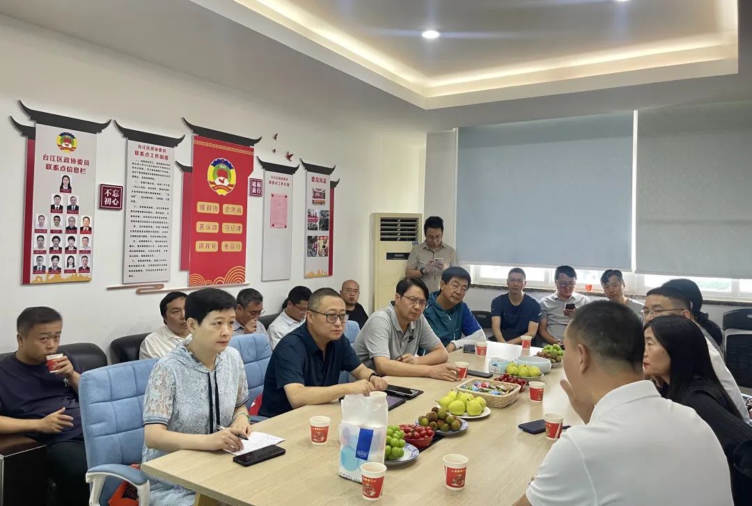 農(nóng)工黨昆明市委員會副主委杜迎玉一行走訪調(diào)研尚干小吃公司